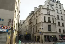 Перекресток улиц Фур и Канет (29 Rue du Four Paris)