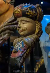 Рулевая фигура с тюрбаном на голове, изображающая турка или мавра