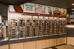 Магазин-автомат по продаже бутербродов «Фейбо» (<span lang=nl>Febo</span>) в Амстердаме