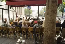 Cafe de la Mairie на площади Сен-Сюльпис