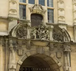 Ратуша Оксфорда — богатые украшения на фасаде / Oxford Town Hall