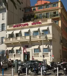 Отель «Mercure Ницца Марше-о-Флёр» (<span lang=fr>Hôtel Mercure Nice Marché aux Fleurs</span>)