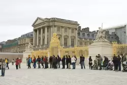 Очереди в кассу и на вход в Версальский дворец