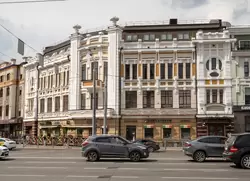 Дом купца Василия Семенова в Казани, позже дом общества «Синий крест», позже «Новые номера» купца Скачкова
