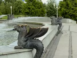 Дракончики на фонтане «Казан»