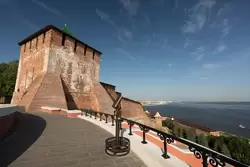 Георгиевская башня и панорама Волги