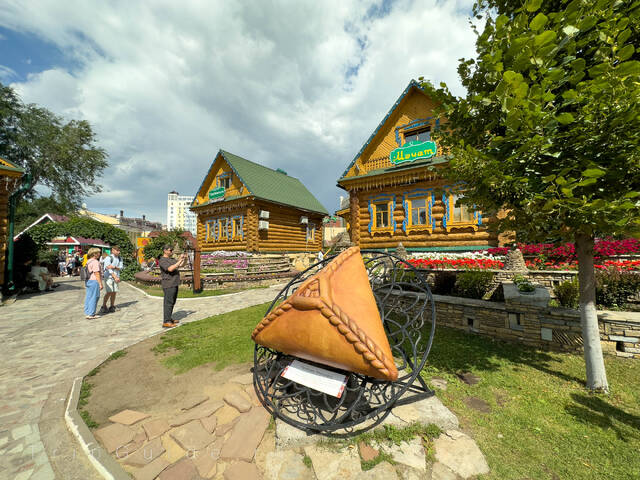 Гигантский эчпочмак (треугольник) в комплексе «Туган Авылым» в Казани