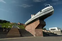 Катер «Герой» и Чкаловская лестница в Нижнем Новгороде