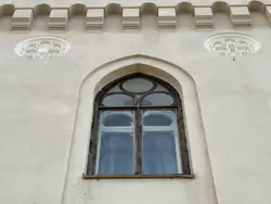 Стрельчатое окно на доме Зобнина в Казани