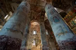 Троицкий собор, колонны, Макарьевский монастырь, Нижегородская область