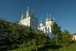 Успенская церковь и Троицкий собор Макарьевского монастыря