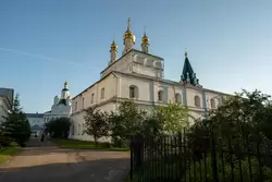Успенский трапезный храм с колокольней, Макарьевский монастырь