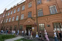 Здание бывшей женской гимназии, ныне школа №1, Козьмодемьянск