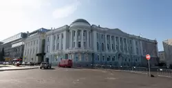 Здание конторы пароходного общества «Волга», ныне Приволжский медуниверситет