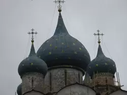 Купола Богородице-Рождественского собора кремля в Суздале