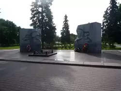Памятник в честь боевой и трудовой славы горожан в годы Великой Отечественной войны