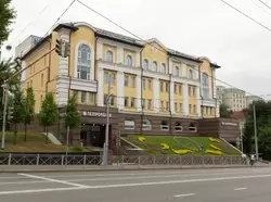 Здание Газпромбанка на улице Пушкина в Казани