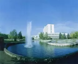 Казань, фонтаны у здания банка Ак Барс
