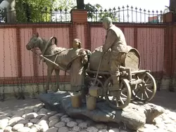 Памятник у предприятия Водоканал