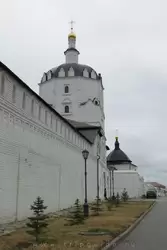 Надвратная церковь Вознесения — Богородице-Успенский монастырь