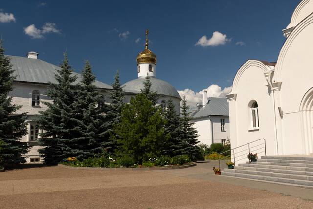 Церковь Адриана и Наталии при сестринском корпусе Зилантова монастыря