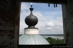 Вид на Волгу с колокольни Успенского собора