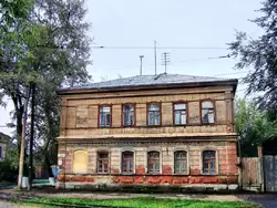 Дом на одной из улиц Нижнего Новгорода