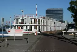 Теплоход «Гейдельберг» (<span lang=nl>Heidelberg</span>) в Амстердаме