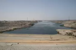 Вид на Нил с Асуанской плотины