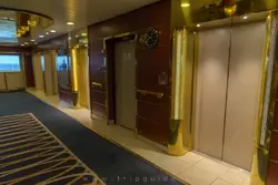 Лифты на 6 палубе парома «Таллинк Романтика»