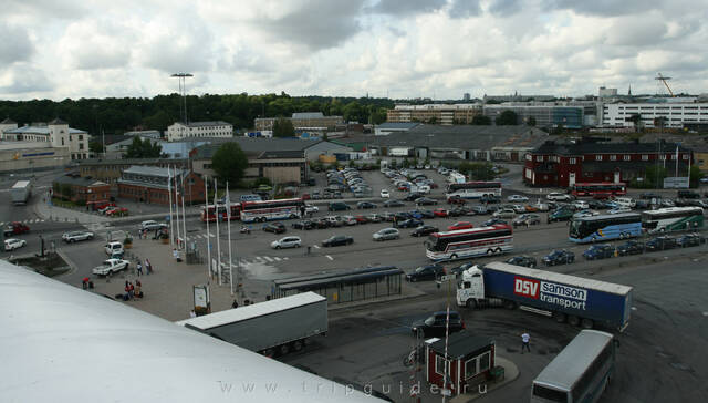 Парковка перед терминалом «Таллинк» в Стокгольме