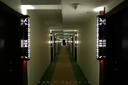 Отель Nordic Hotel Forum, оригинальное освещение в коридорах