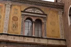 Лоджия-дель-Консильо — двойные окна-бифоры
