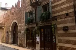 Ресторан «Osteria Al Duca» расположен в Доме Ромео в Вероне