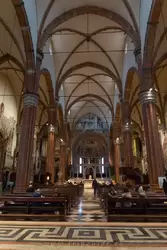 Кафедральный собор Вероны — центральный неф