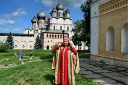 В Ростове Великом можно облачиться в боярское платье