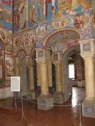Росписи в храмах Ростова