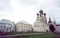 Ростов Великий, церковь Иоанна Богослова и Красные палаты