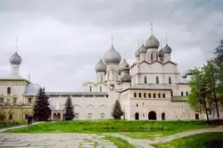 Ростов Великий, церковь Воскресения и церковь Одигитрии