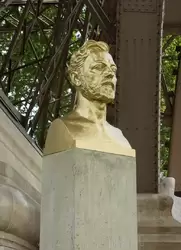 Памятник Гюставу Эйфелю