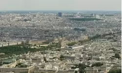 Вид на Лувр с Эйфелевой башни