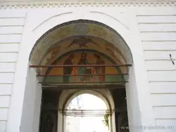 Никитский монастырь. Святые врата