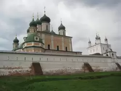 У стен Горицкого монастыря