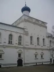 Свято-Троицкий Данилов монастырь. Трапезная с церковью
