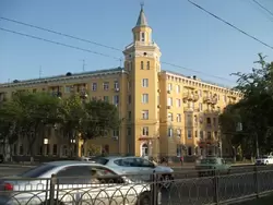 Жилой дом на площади Ленина 2