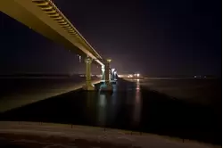 Мост через Волгу ночью