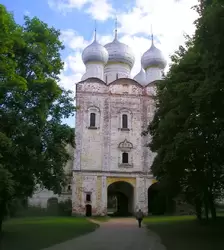 Сергиевская надвратная церковь